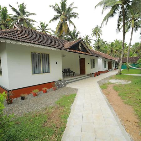 Prakruthi Residency Munroeisland Appartement Mundrothuruth Buitenkant foto