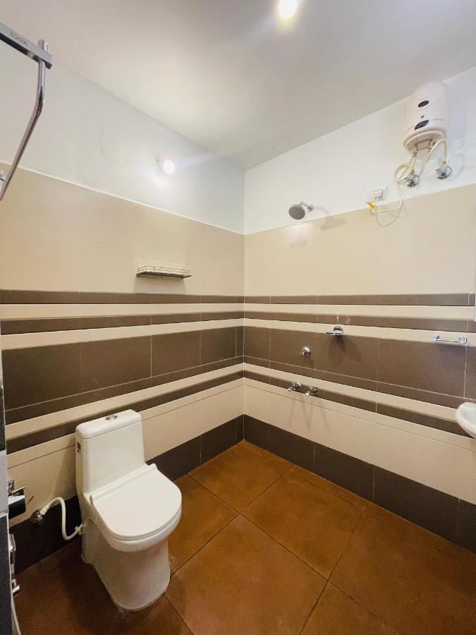 Prakruthi Residency Munroeisland Appartement Mundrothuruth Buitenkant foto