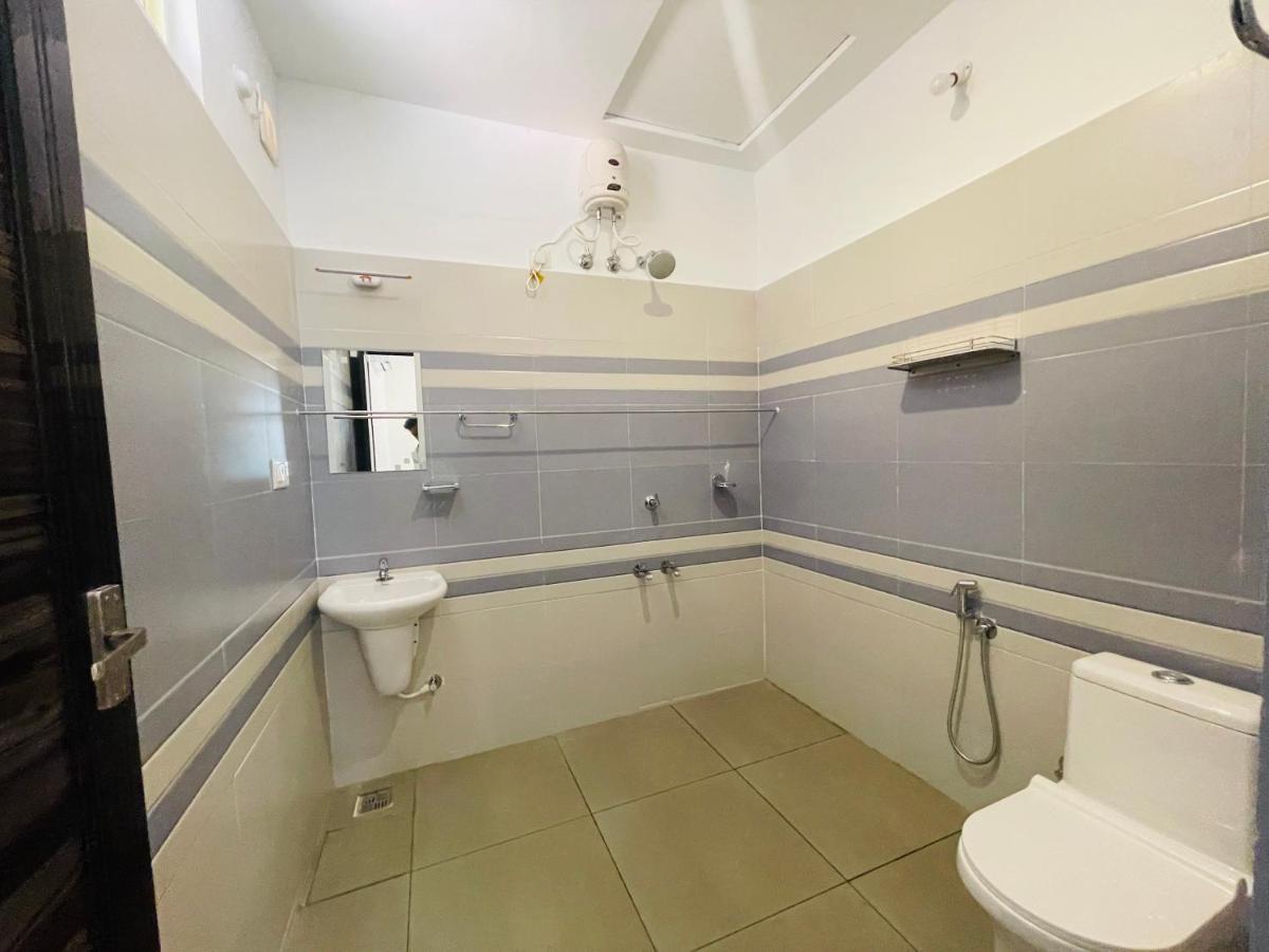 Prakruthi Residency Munroeisland Appartement Mundrothuruth Buitenkant foto