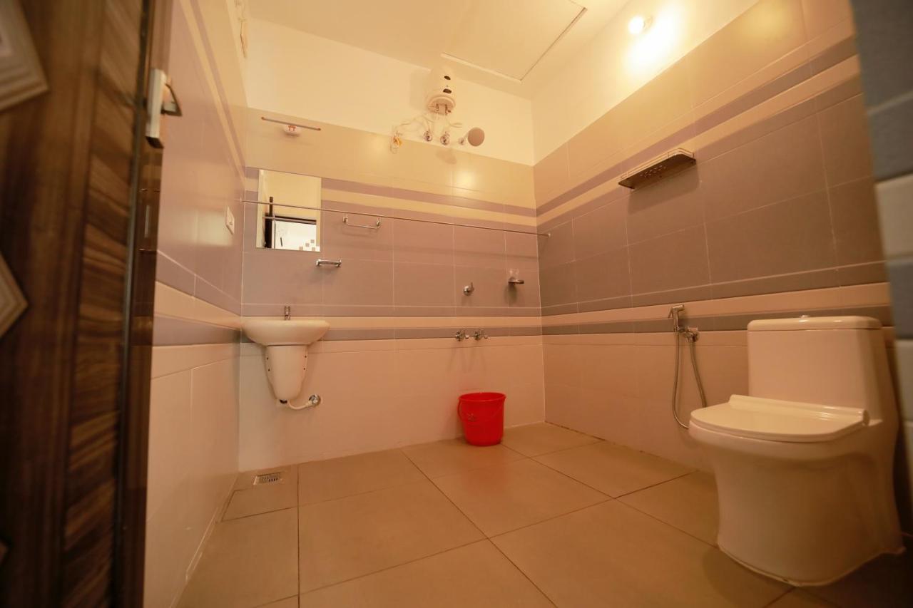 Prakruthi Residency Munroeisland Appartement Mundrothuruth Buitenkant foto