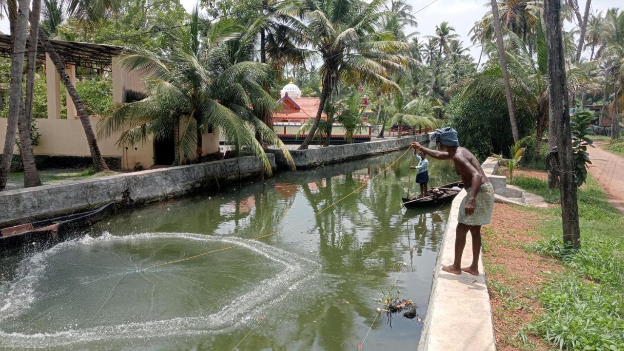 Prakruthi Residency Munroeisland Appartement Mundrothuruth Buitenkant foto