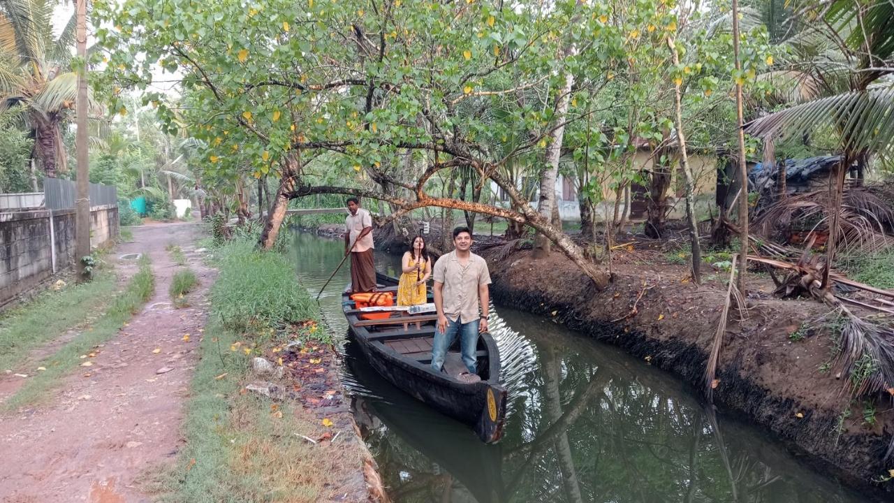 Prakruthi Residency Munroeisland Appartement Mundrothuruth Buitenkant foto