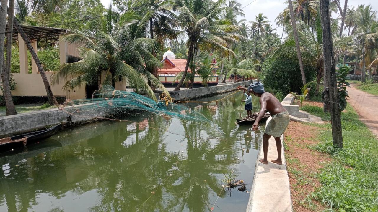 Prakruthi Residency Munroeisland Appartement Mundrothuruth Buitenkant foto