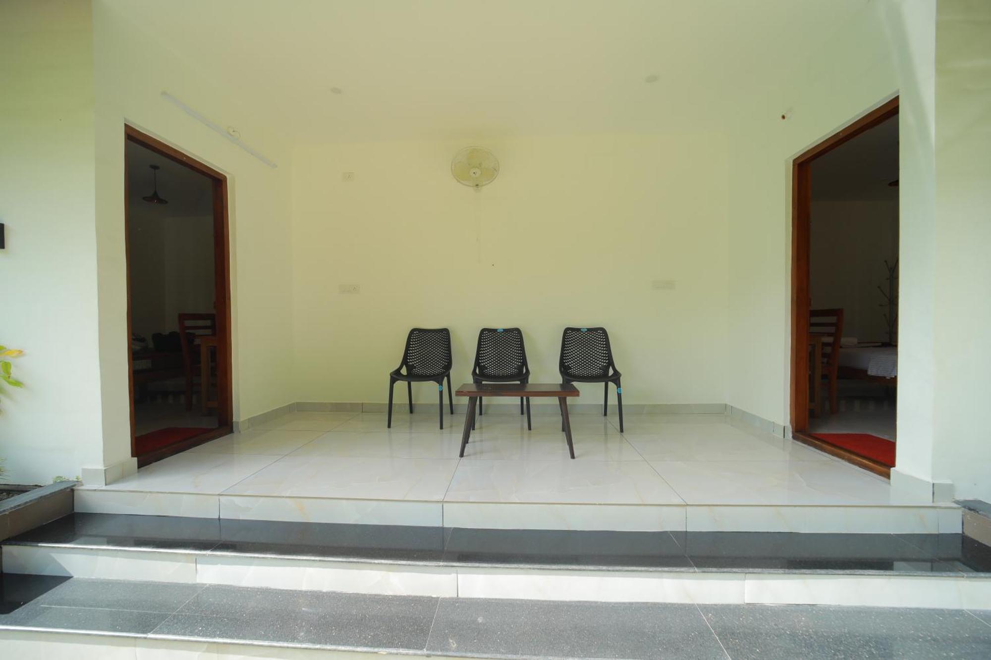 Prakruthi Residency Munroeisland Appartement Mundrothuruth Buitenkant foto
