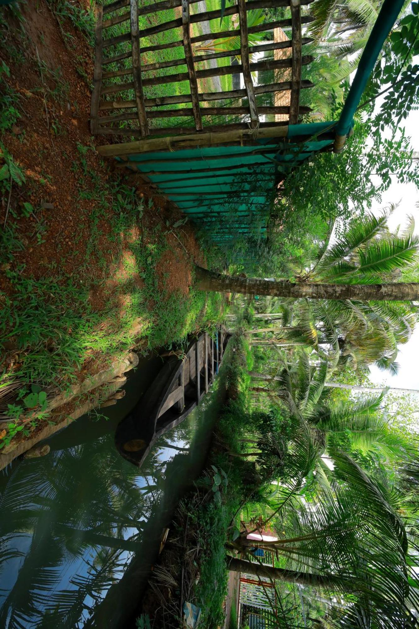 Prakruthi Residency Munroeisland Appartement Mundrothuruth Buitenkant foto
