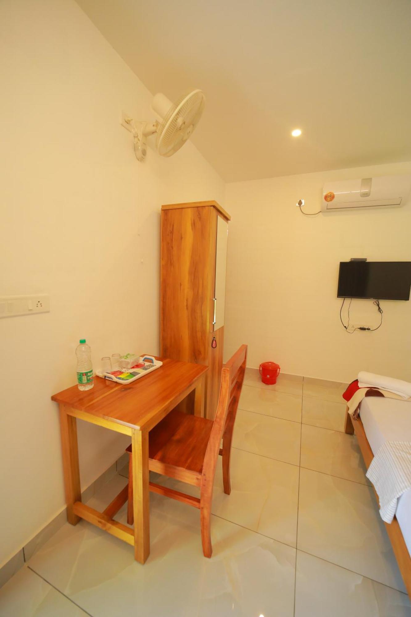 Prakruthi Residency Munroeisland Appartement Mundrothuruth Buitenkant foto